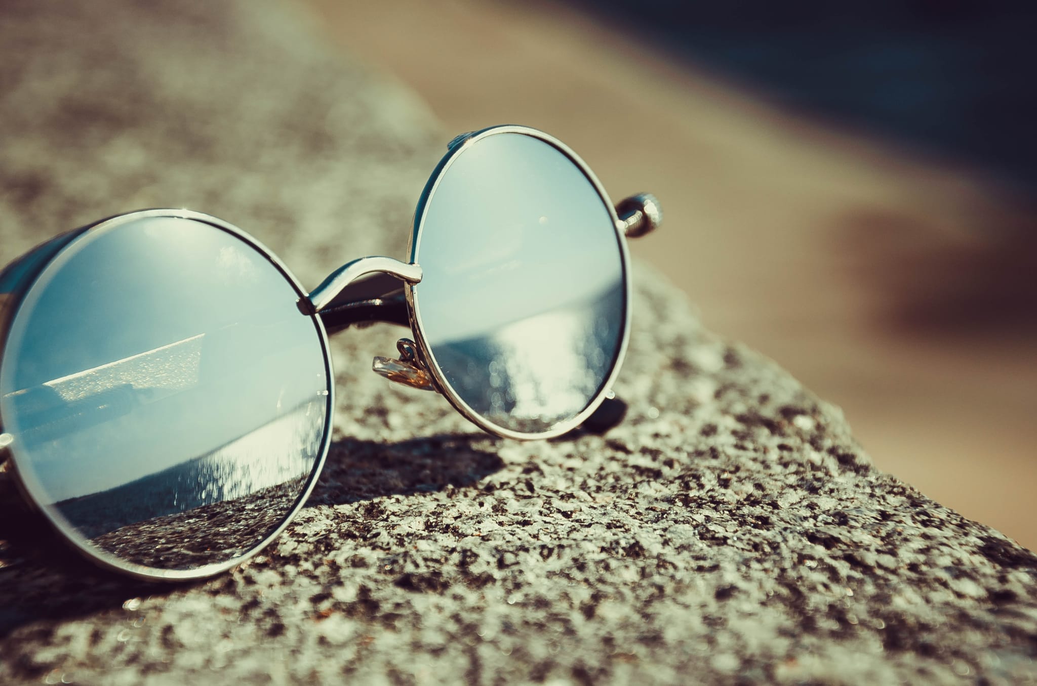 Looking through Frenzied Lenses